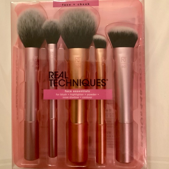 NIB NWT Real Techniques - Face Essentials Brush Set (5 piece brush set) - Picture 5 of 13